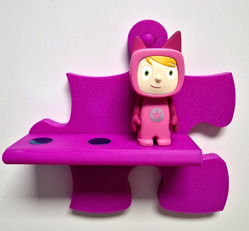 Tonie Puzzle-Erweiterung für 3 Figuren – Flexible Wandregal Ergänzung in 15 Farben mit lila Tonie-Figur.