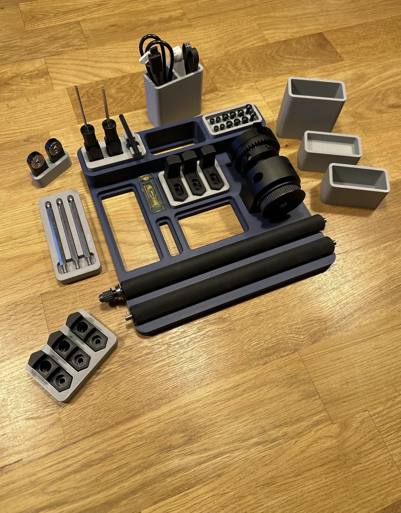 xTool F1 RA2 Pro & Slide Extension Organizer – Perfekte Aufbewahrung für Ihr Zubehör