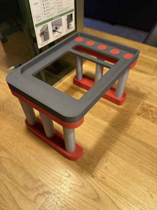 Xtool F1 Riser mit Chuck Tilt Jig, Aufsatz für Gravur großer Objekte, stabile Konstruktion, Grau und Rot