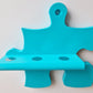 Tonie Puzzle-Erweiterung für 3 Figuren – Flexible Wandregal Ergänzung in 15 Farben in leuchtendem Blau.